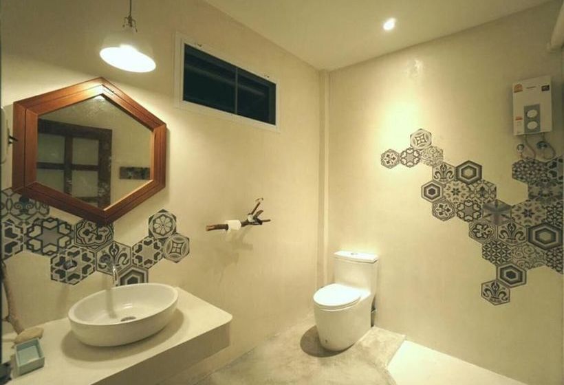 Hotel Koh Ngai Paradise Beach 6