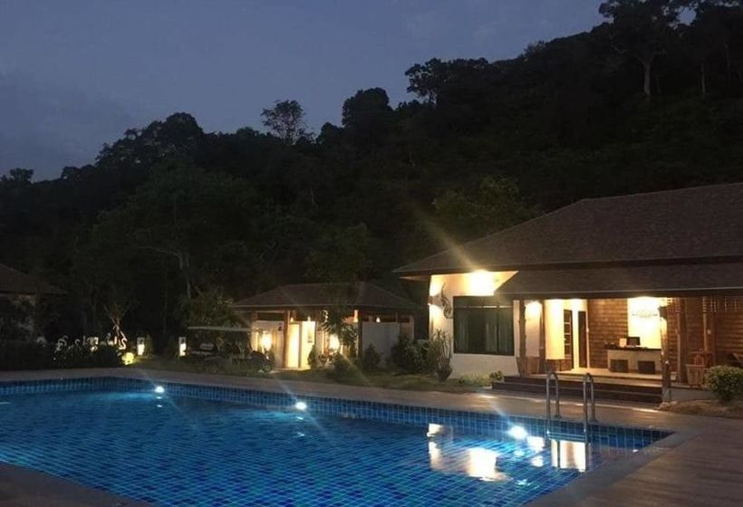 Hotel Koh Ngai Paradise Beach 7