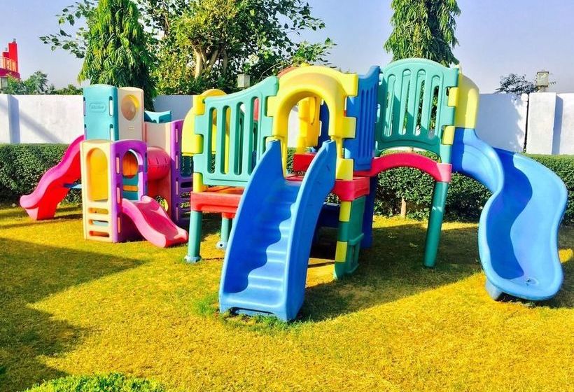 Centre Point Hotel Neemrana 11