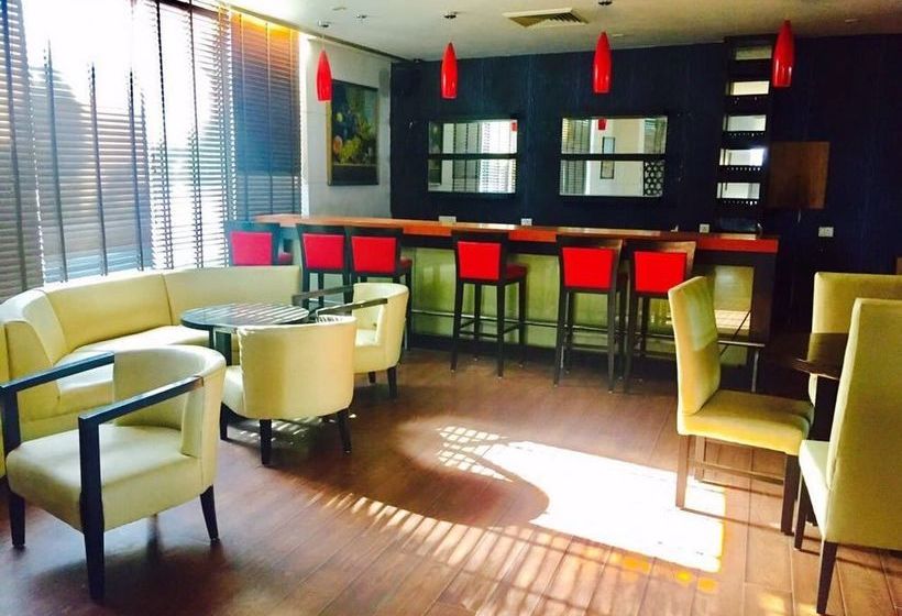 Centre Point Hotel Neemrana 13