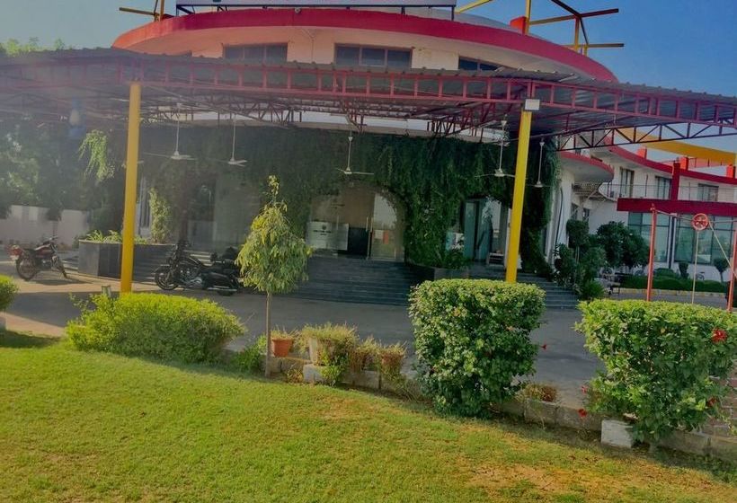 Centre Point Hotel Neemrana 18