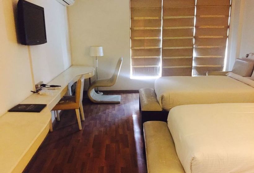 Centre Point Hotel Neemrana 3