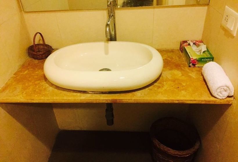 Centre Point Hotel Neemrana 7