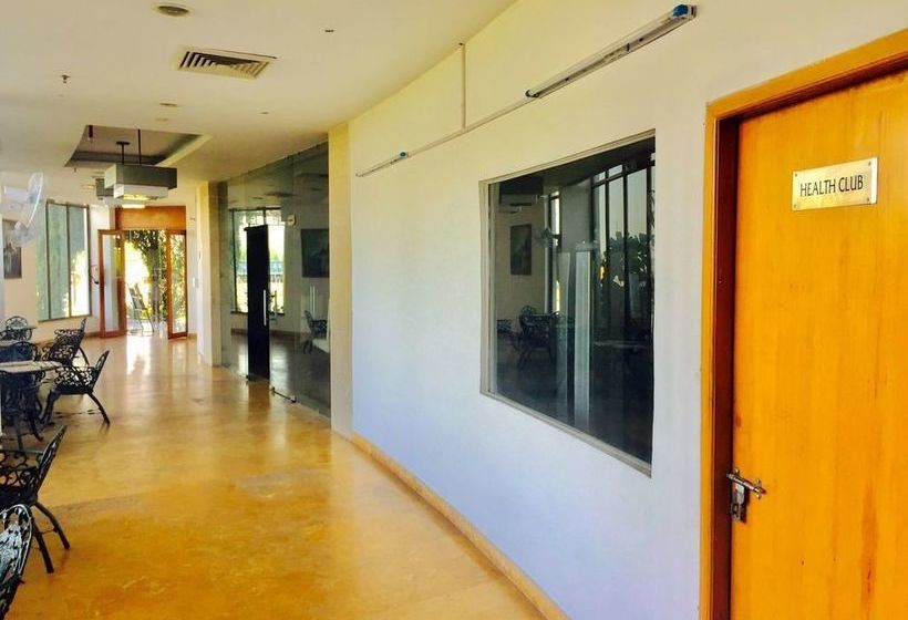 Centre Point Hotel Neemrana 8