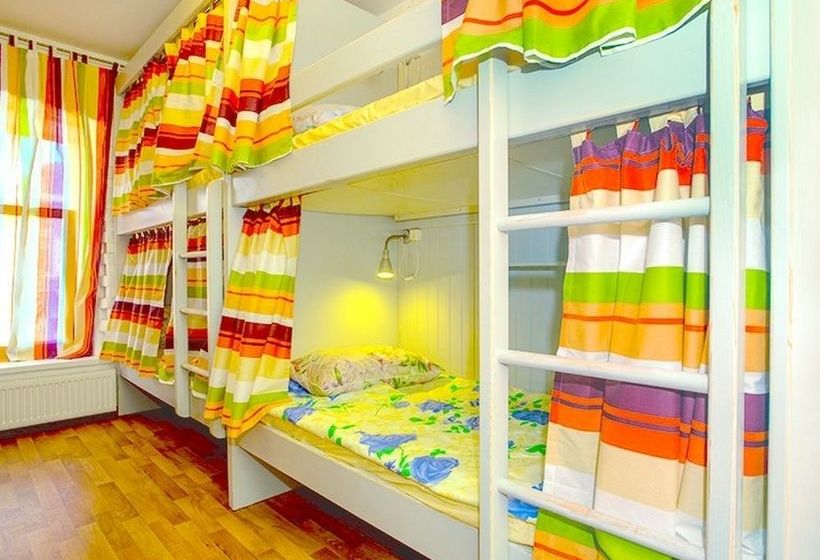 Friends Club Hotel And Hostel 8