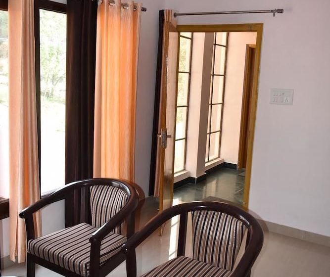 Hotel Damyanti Residency 4