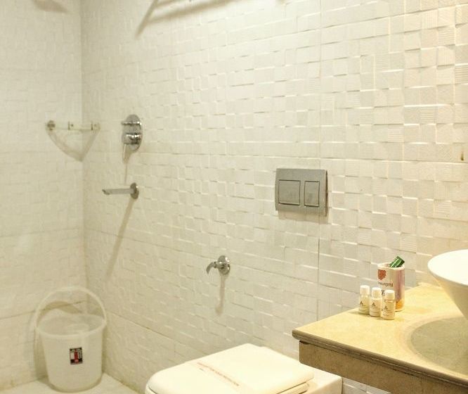 Hotel Ishan A Riverside Retreat 13