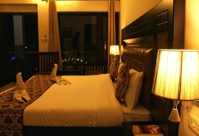 Hotel Ishan A Riverside Retreat 8