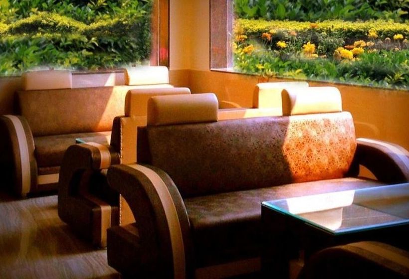 Hotel Grand Tapovan 19