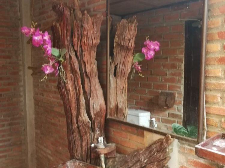 Hotel Baankorpai Amphawa 11