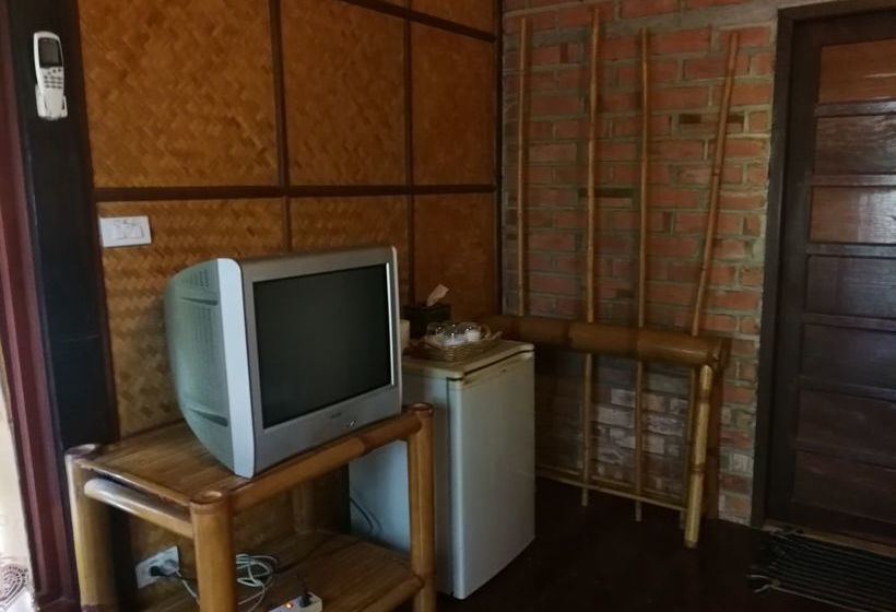 Hotel Baankorpai Amphawa 6