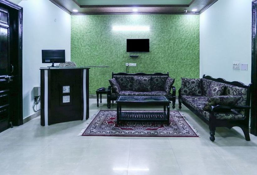 Hotel Treebo Royal Suites 10