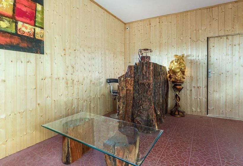 Hotel Treebo Royal Suites 4