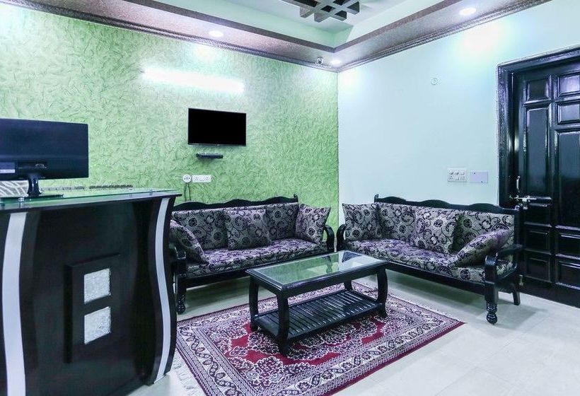 Hotel Treebo Royal Suites 5