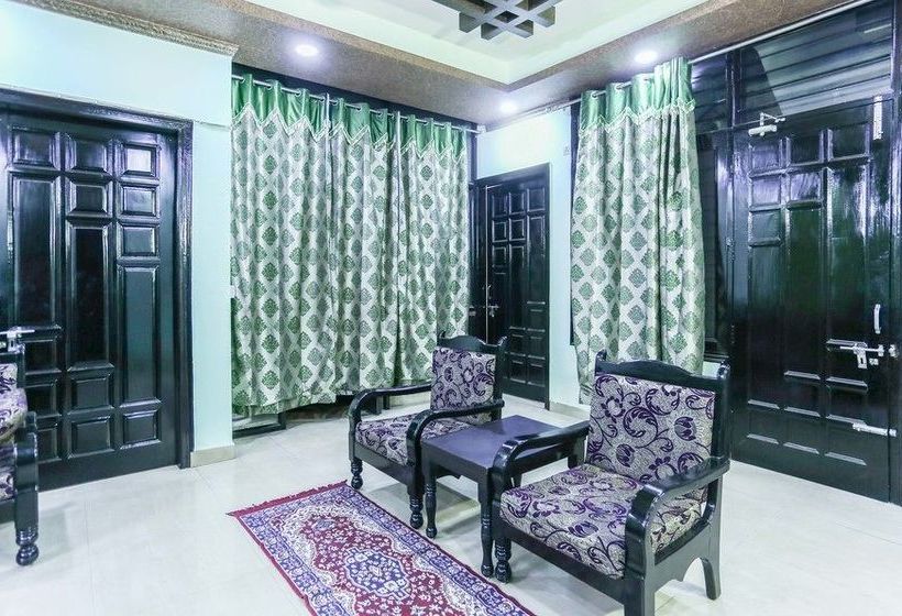 Hotel Treebo Royal Suites 8