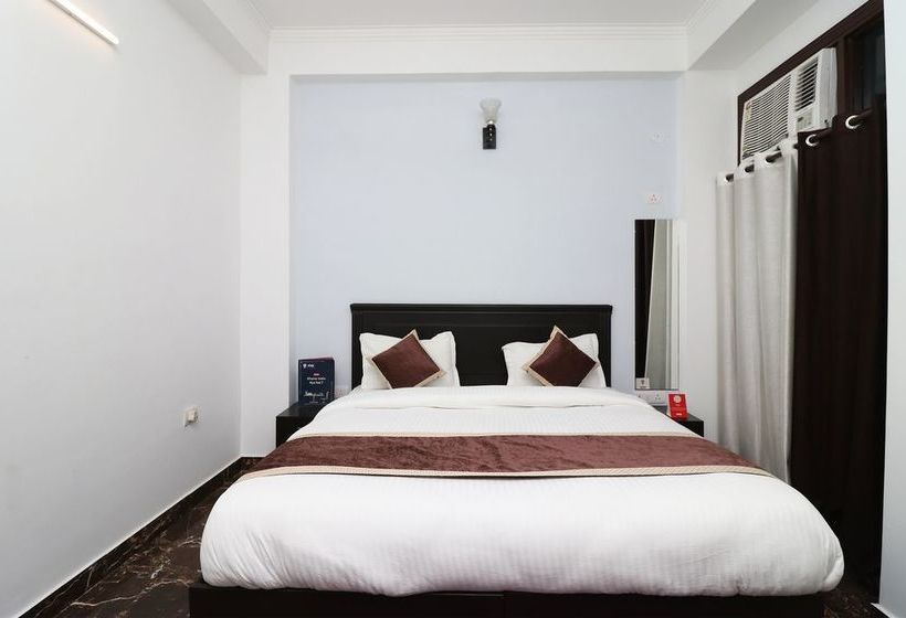 Hotel Oyo 10810 Sangvi Palace 10