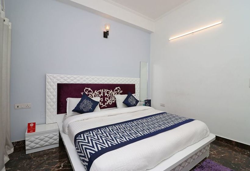 Hotel Oyo 10810 Sangvi Palace 11