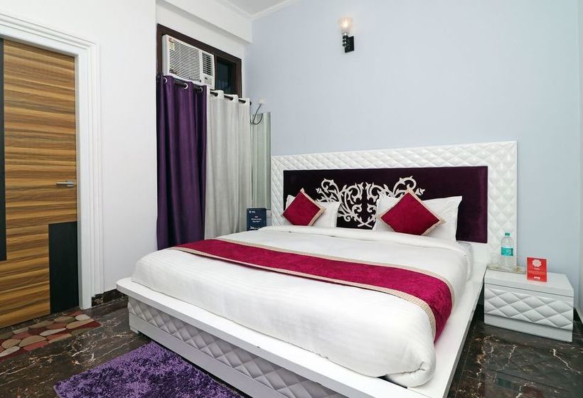 Hotel Oyo 10810 Sangvi Palace 12