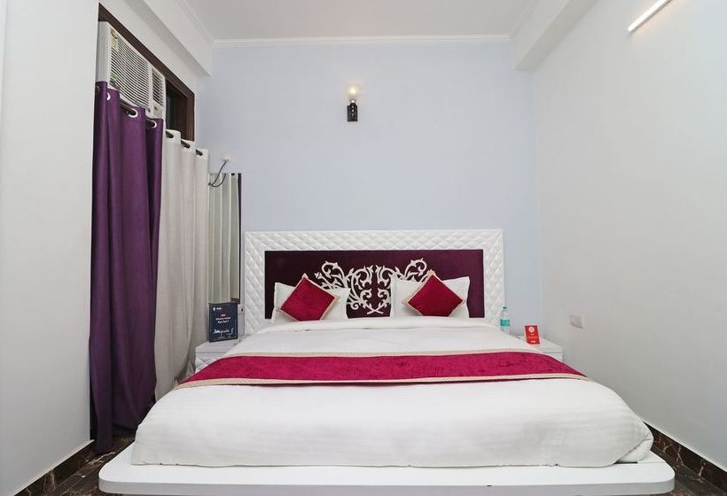 Hotel Oyo 10810 Sangvi Palace 4