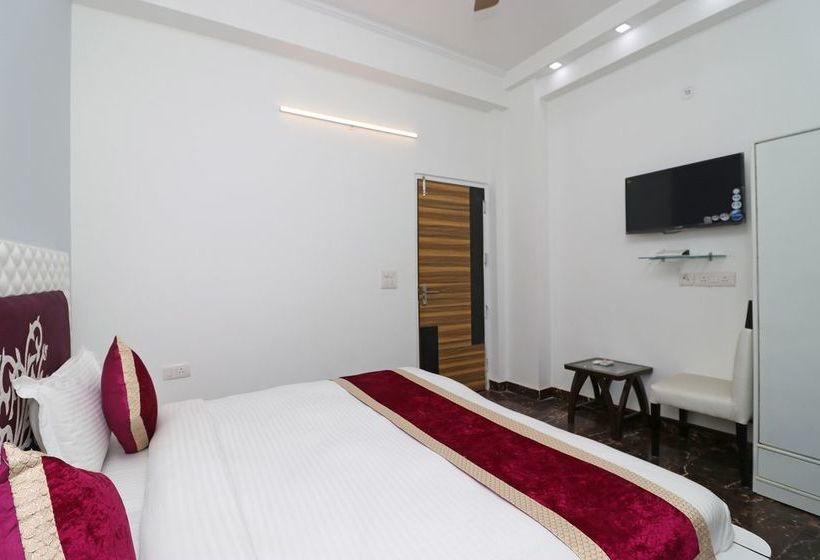 Hotel Oyo 10810 Sangvi Palace 5