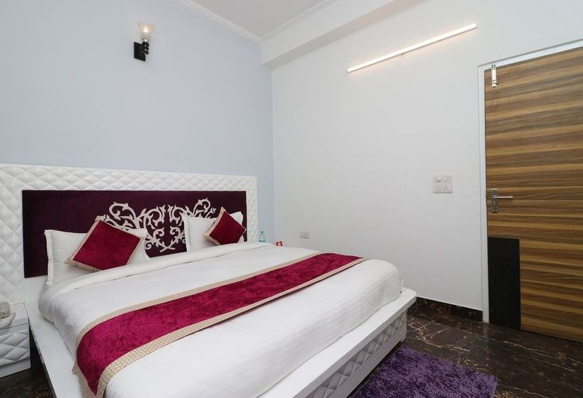 Hotel Oyo 10810 Sangvi Palace 6