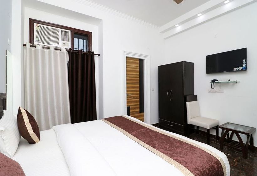 Hotel Oyo 10810 Sangvi Palace 7