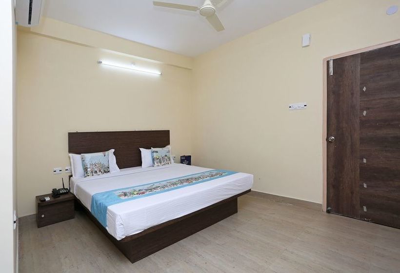 Oyo 11343 Hotel Sai International 4