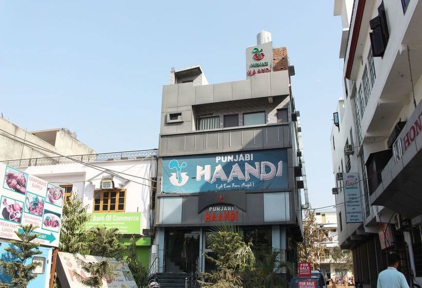 Hotel Oyo 3956 Home Stay Punjabi Handi