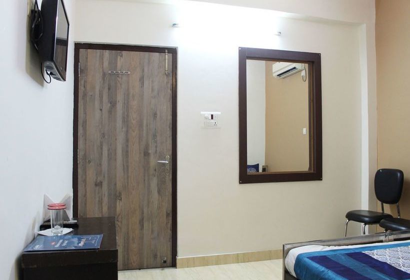 Hotel Oyo 3956 Home Stay Punjabi Handi 17
