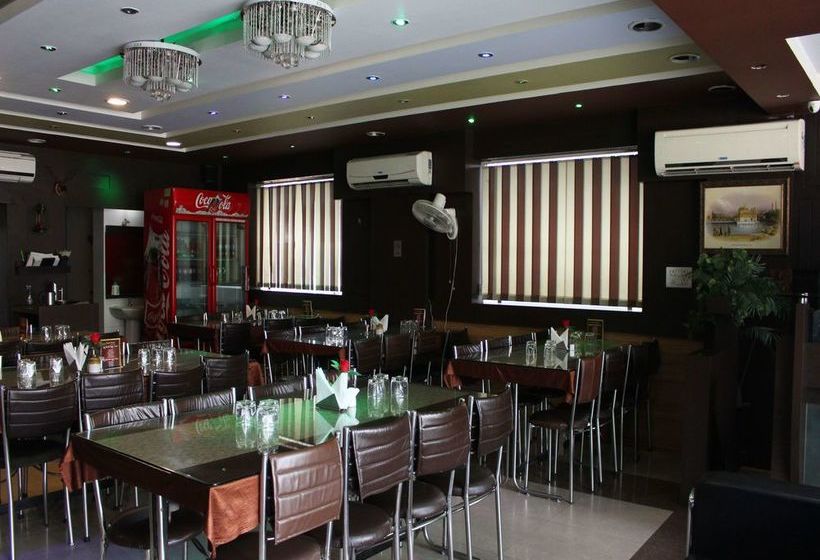 Hotel Oyo 3956 Home Stay Punjabi Handi 20