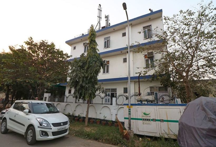Hotel Oyo 11926 Ooak Greater Noida Uttar Pradesh