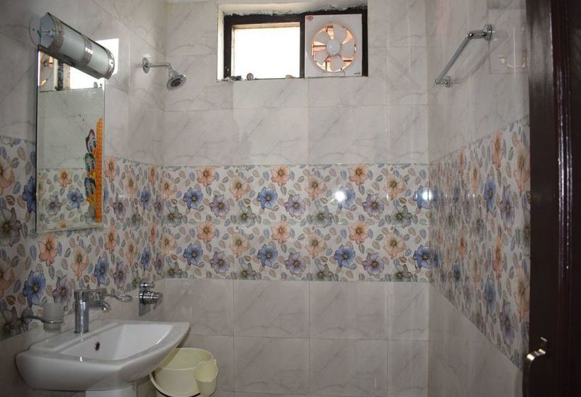 Hotel Rajas Palace 12