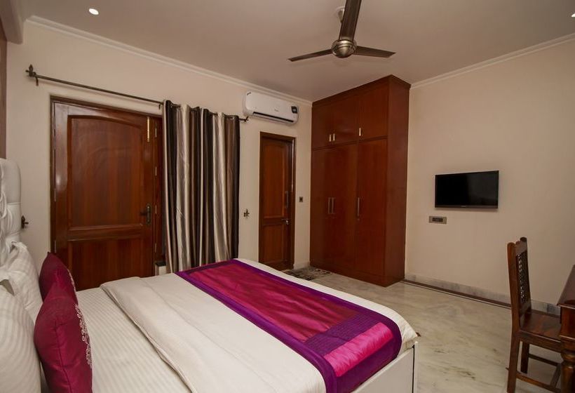 Hotel Oyo 8430 Absin Hospitality 8