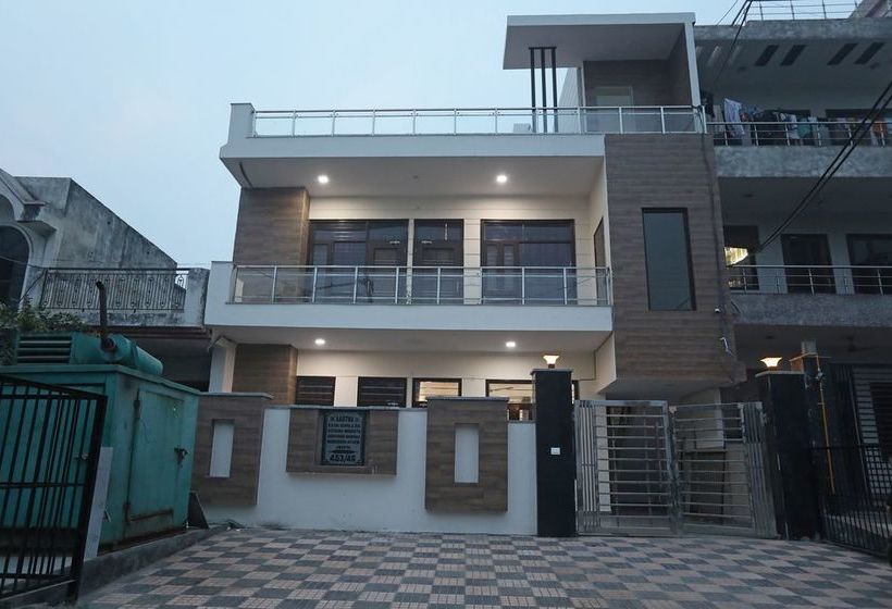 Hotel Oyo 10888 Sector 46 Faridabad 19