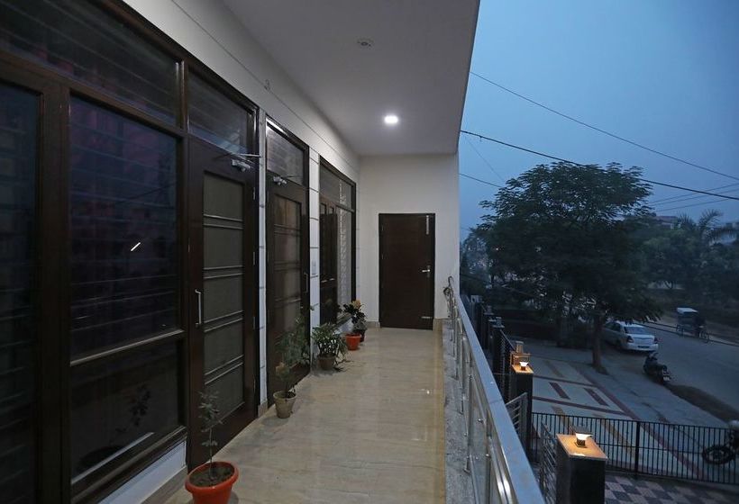 Hotel Oyo 10888 Sector 46 Faridabad 20