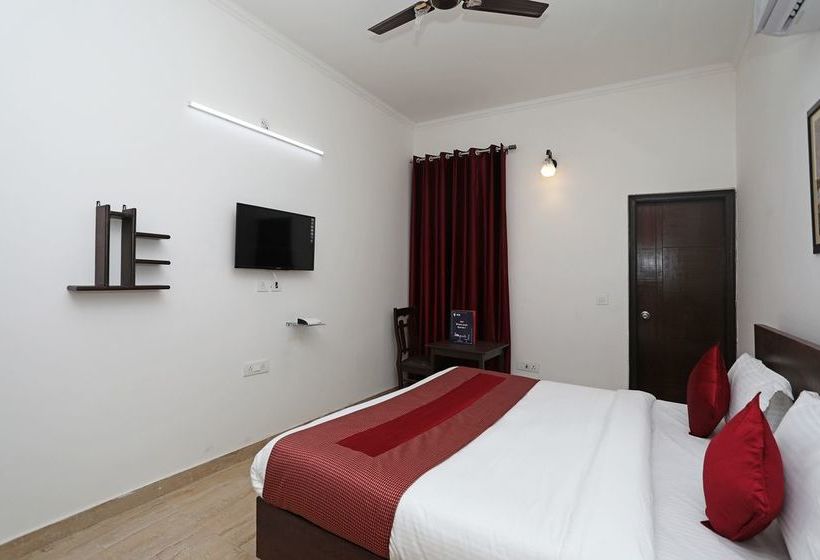 Hotel Oyo 10888 Sector 46 Faridabad 8