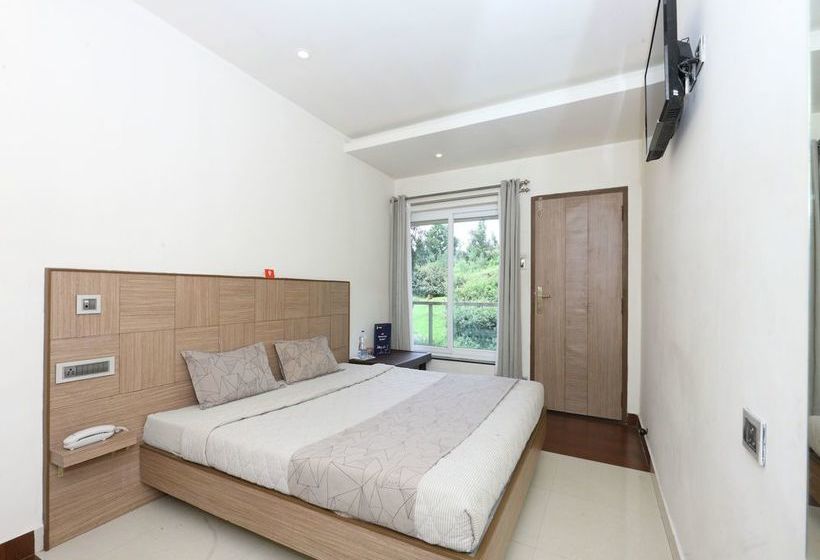 Hotel Oyo 4943 Near Bus Stand 10