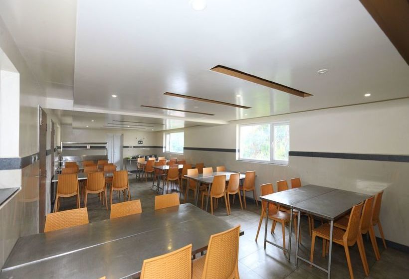 Hotel Oyo 4943 Near Bus Stand 18