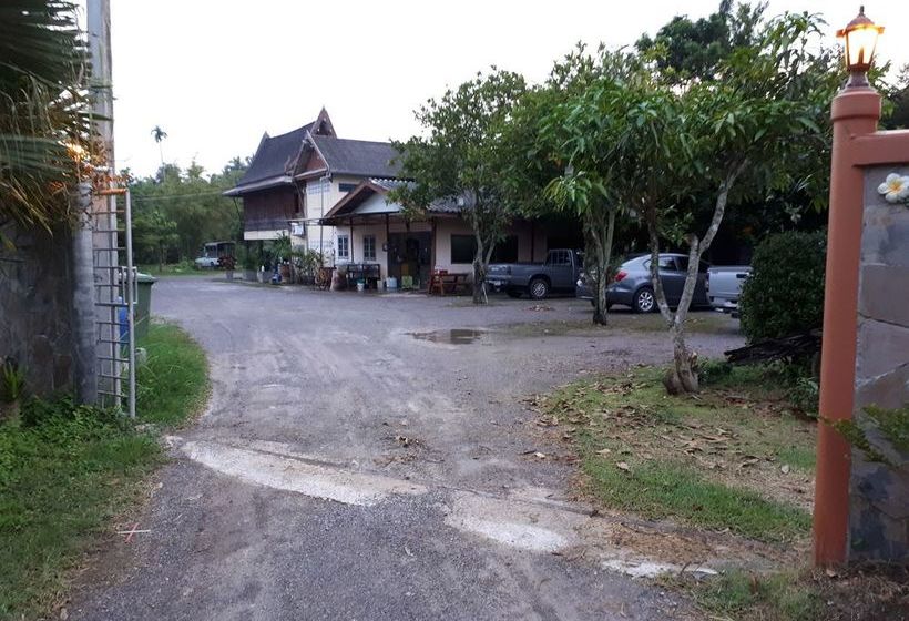 Hotel Baansuankamnun Montree 14