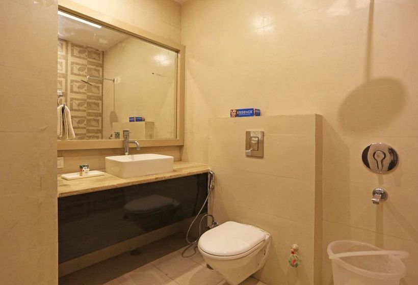 Oyo 5614 Hotel Rolex Inn 9