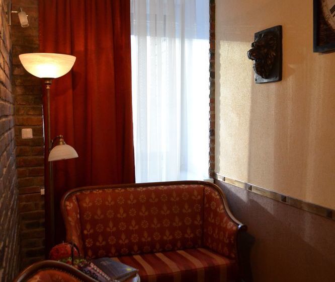 The Old Times Hotel & Hostel 1