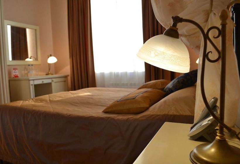 The Old Times Hotel & Hostel 11