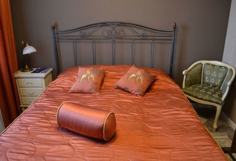 The Old Times Hotel & Hostel 3