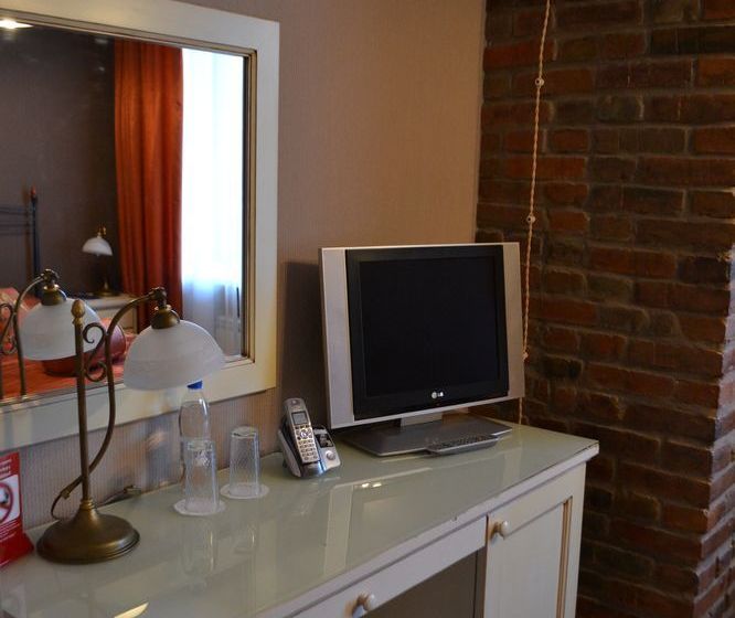 The Old Times Hotel & Hostel 4