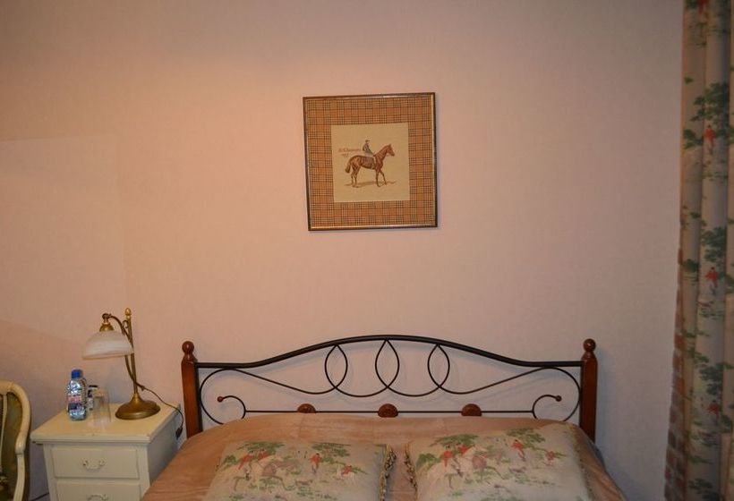 The Old Times Hotel & Hostel 8