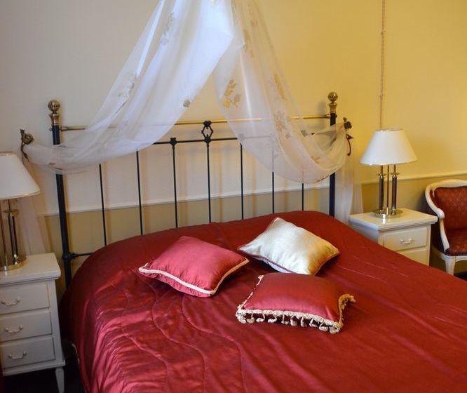 The Old Times Hotel & Hostel 9