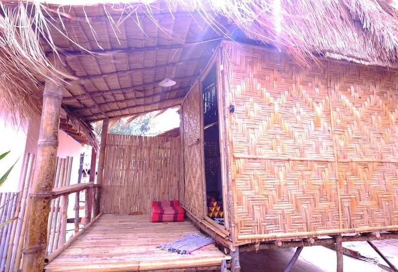 Hotel Captain Yut's Bungalows 10