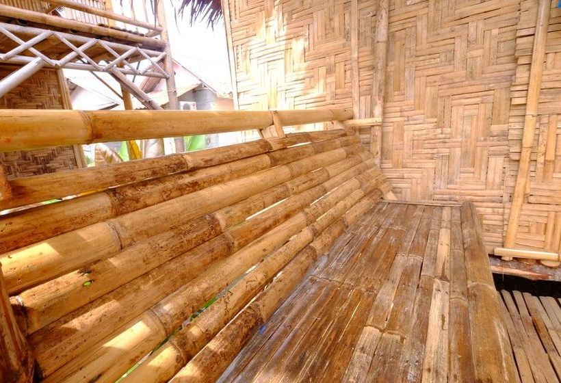 Hotel Captain Yut's Bungalows 12