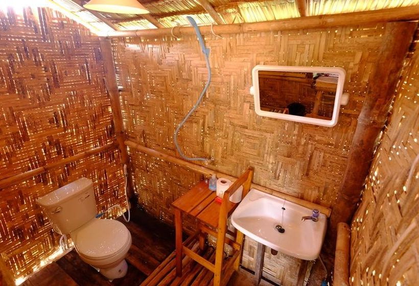 Hotel Captain Yut's Bungalows 13