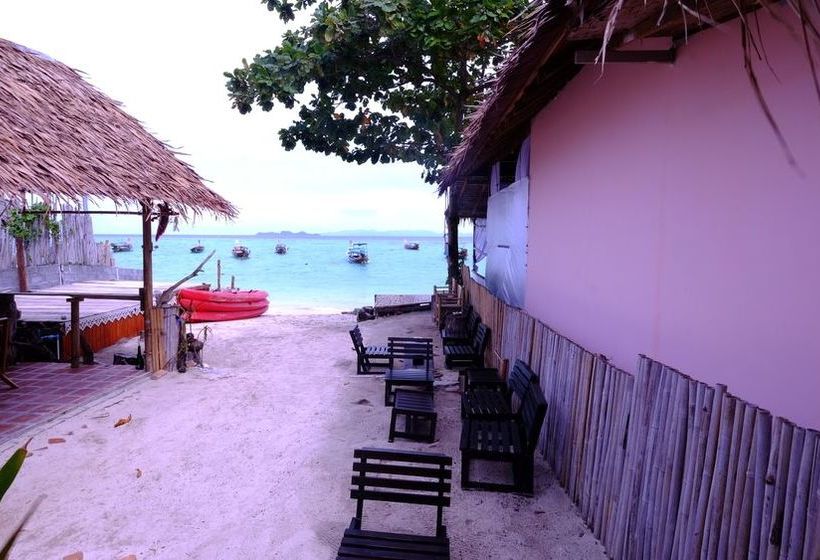 Hotel Captain Yut's Bungalows 17